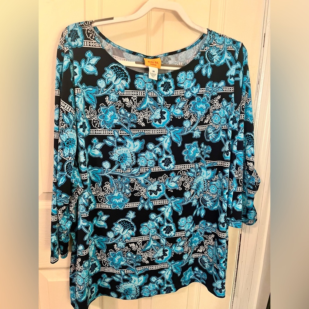 Ruby Rd. Blue Floral Top